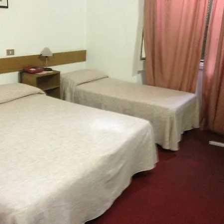 Moderno Otel 3*