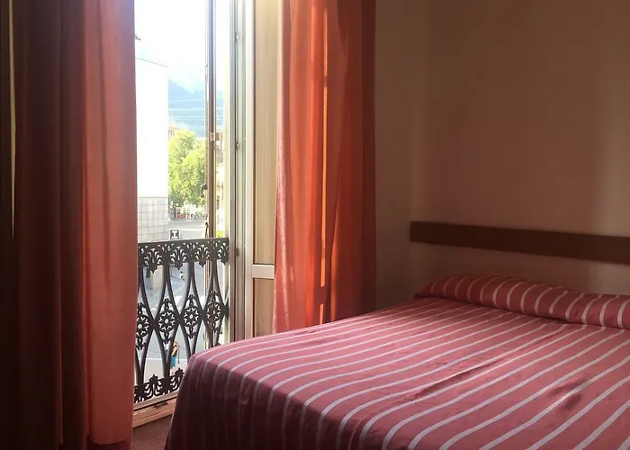 Moderno Hotel 3*